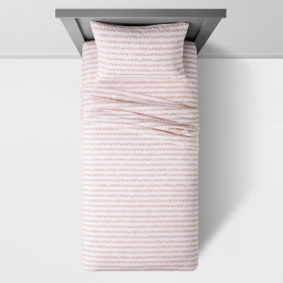 Rainbow Scallop Cotton Kids' Sheet Set - Pillowfort™ 4 Rainbow Scallop Cotton Kids' Sheet Set - Pillowfort™ - Image 2