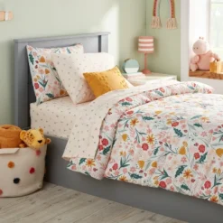 In The Garden Kids' Bedding Set With Sheets - Pillowfort™