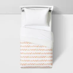 Rainbow Scallop Cotton Kids' Comforter Set - Pillowfort™ -Pillowfort GUEST 721aece9 a7e5 4d8c 9a17 e95737440947 1