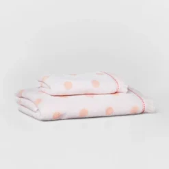 Dot Kids’ Towel Pink With SILVADUR™ Antimicrobial Technology - Pillowfort™ -Pillowfort GUEST 82282e18 c513 4bb1 bb75 01d4a3c27447