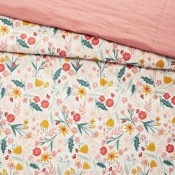 Garden Floral Cotton Kids' Quilt - Pillowfort™ -Pillowfort GUEST cc170aea 18b8 4baa a358 3da1731ccede