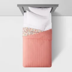 Garden Floral Cotton Kids' Quilt - Pillowfort™ -Pillowfort GUEST d3bdaf31 0cab 4f54 8928 29eae4ea96ea