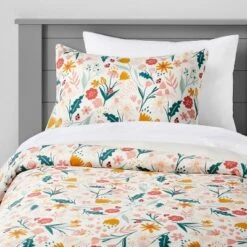 Garden Floral Kids' Duvet Cover - Pillowfort™ -Pillowfort GUEST fcda96da 008e 4ff2 a38e f551ab08bc81